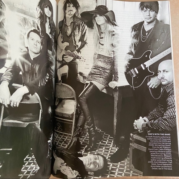 Taylor Swift - Vogue magazine 2012 - Picture 5 of 7